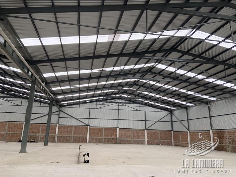 Nave industrial · cubierta y muros de lámina